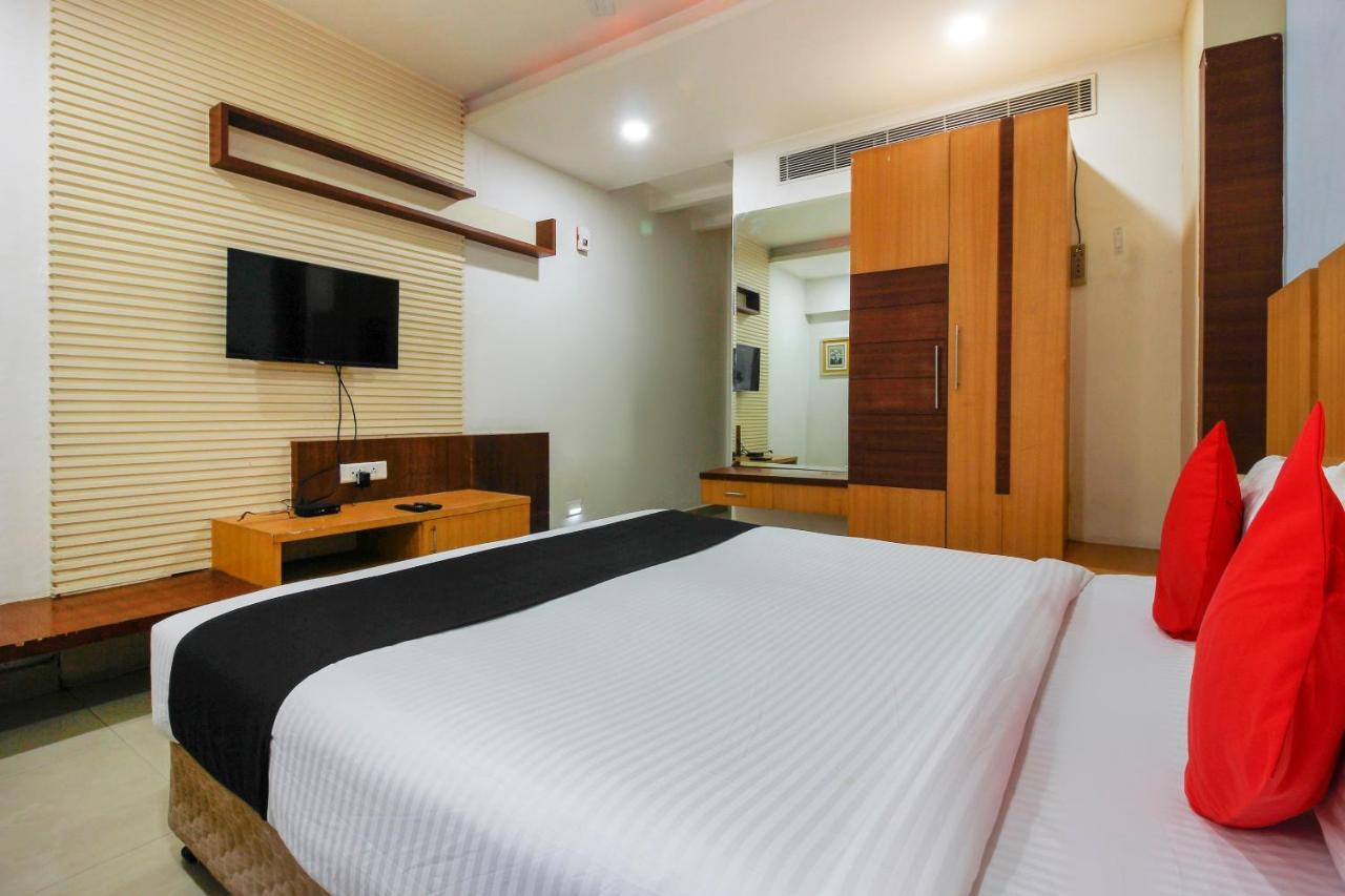 Capital O 66968 Haveli The Landmark Hotel Warangal Exterior foto