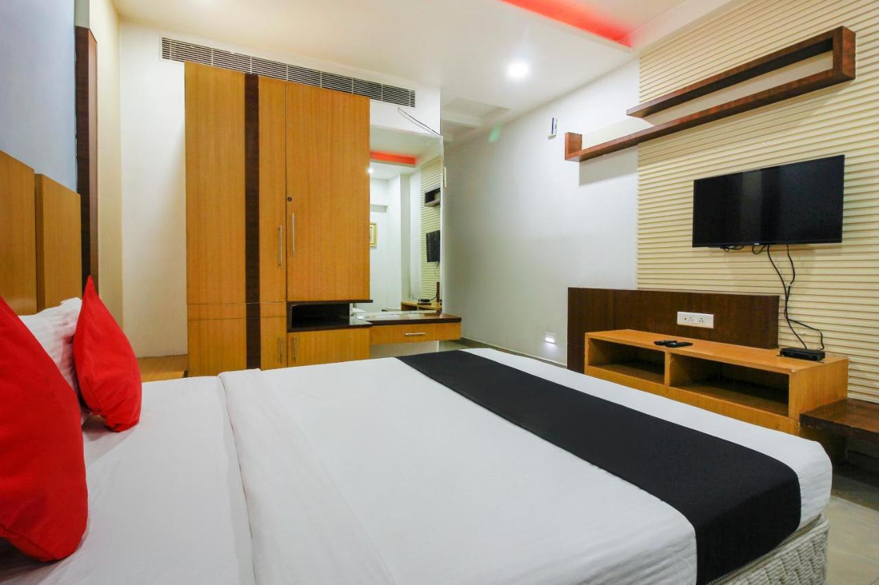 Capital O 66968 Haveli The Landmark Hotel Warangal Exterior foto