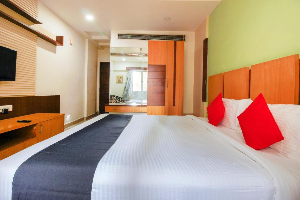 Capital O 66968 Haveli The Landmark Hotel Warangal Exterior foto