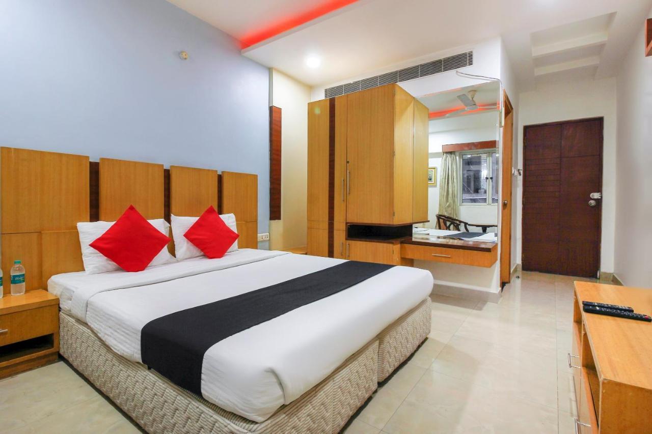 Capital O 66968 Haveli The Landmark Hotel Warangal Exterior foto