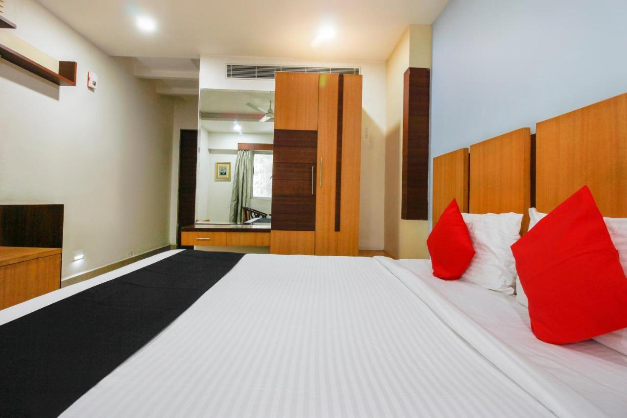 Capital O 66968 Haveli The Landmark Hotel Warangal Exterior foto