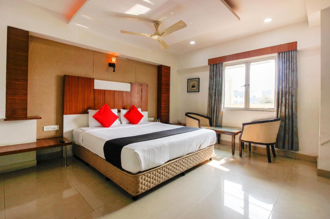 Capital O 66968 Haveli The Landmark Hotel Warangal Exterior foto